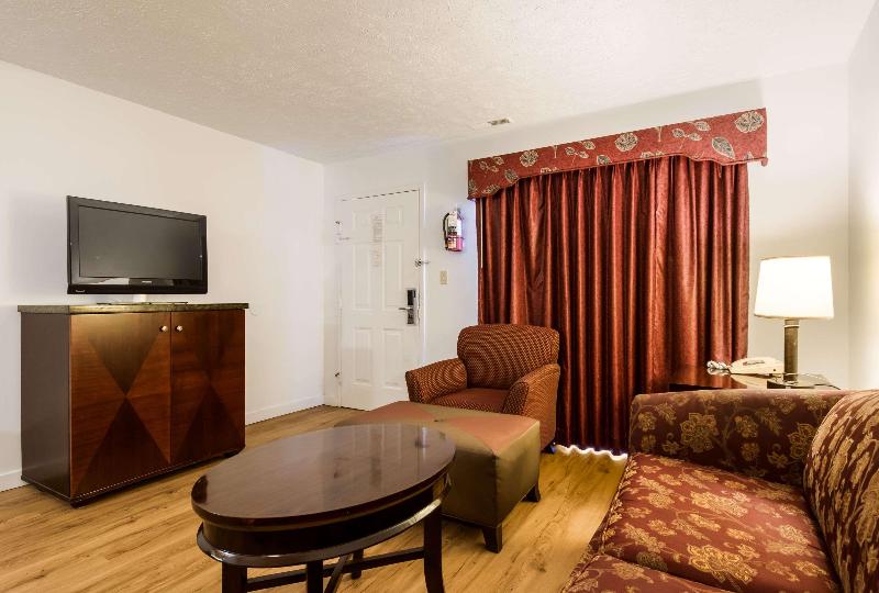 Econo Lodge Inn & Suites image