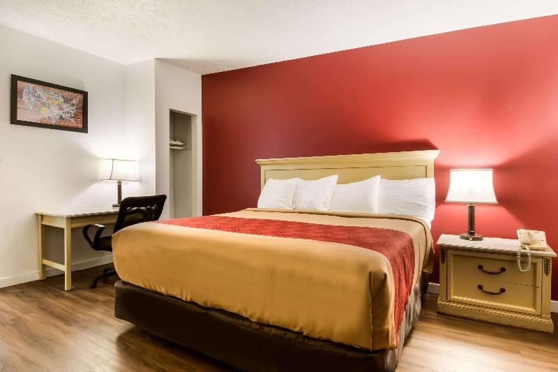 Econo Lodge Inn & Suites image