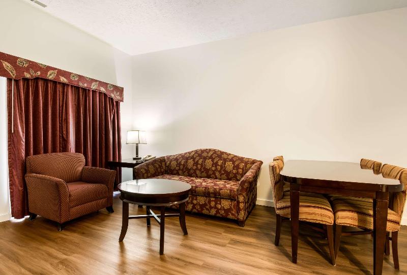 Econo Lodge Inn & Suites image