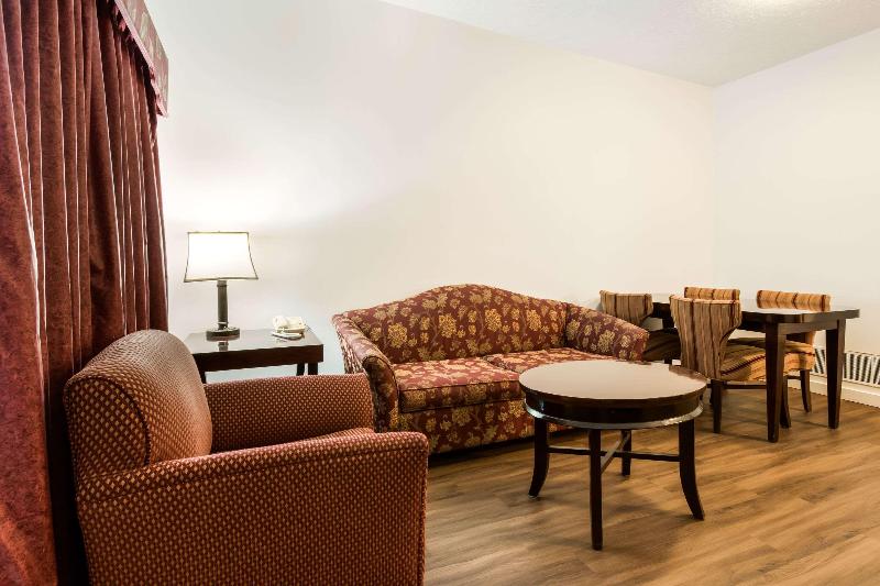 Econo Lodge Inn & Suites image