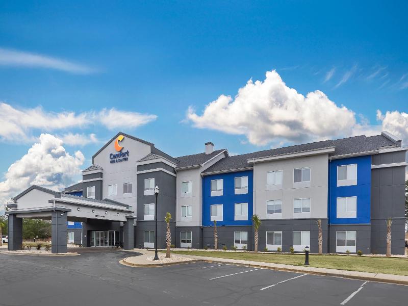 Comfort Inn & Suites Camden image