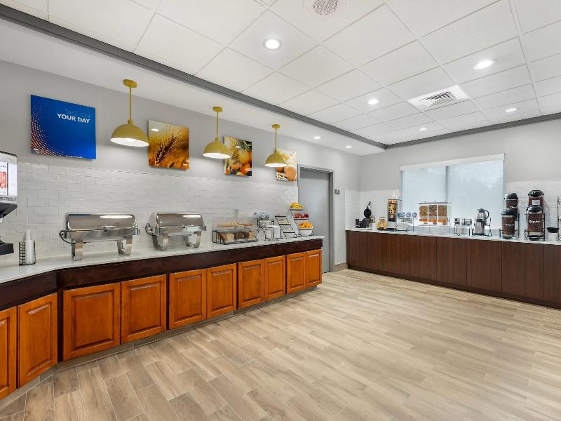 Comfort Inn & Suites Camden image