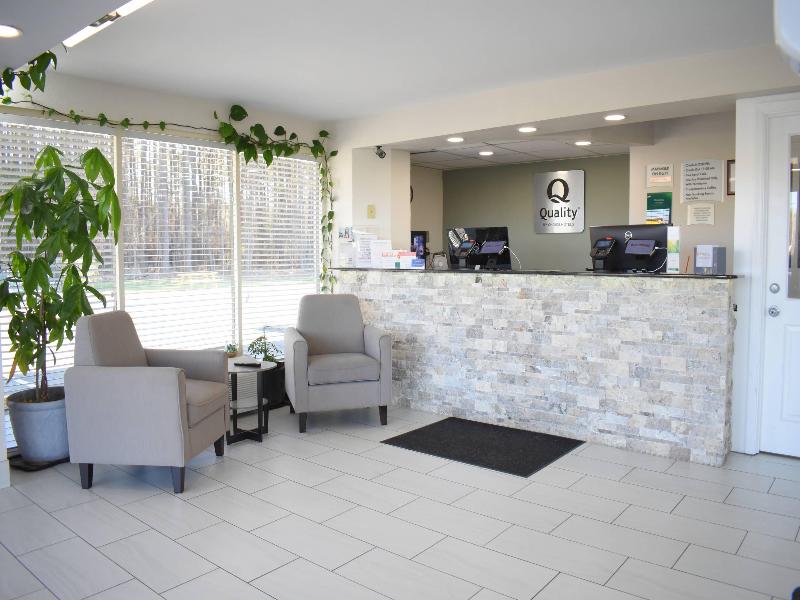 Quality Inn Manning I-95 image