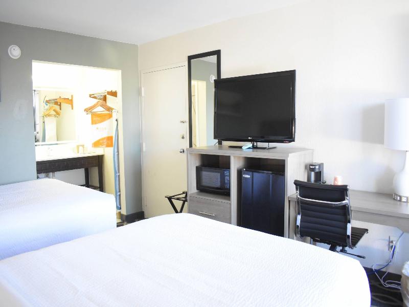 Quality Inn Manning I-95 image