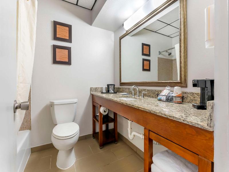 Comfort Inn Brownsville I-40 image