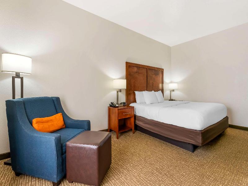 Comfort Inn Brownsville I-40 image