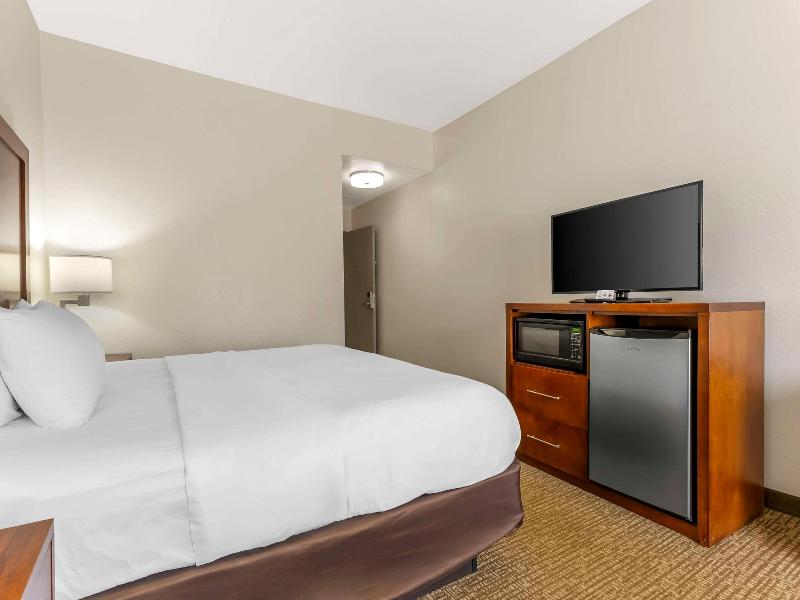 Comfort Inn Brownsville I-40 image