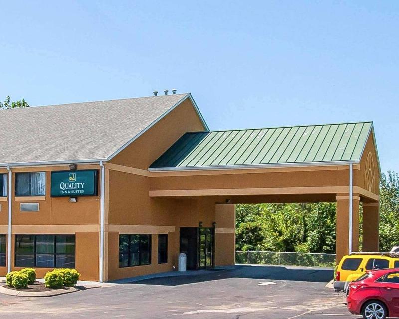 Quality Inn & Suites Centerville image