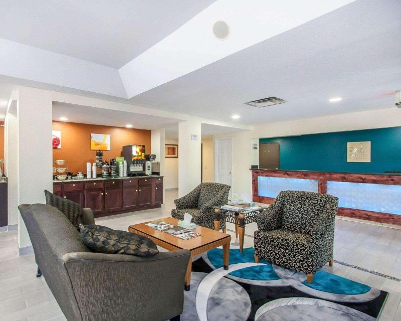Quality Inn & Suites Centerville image