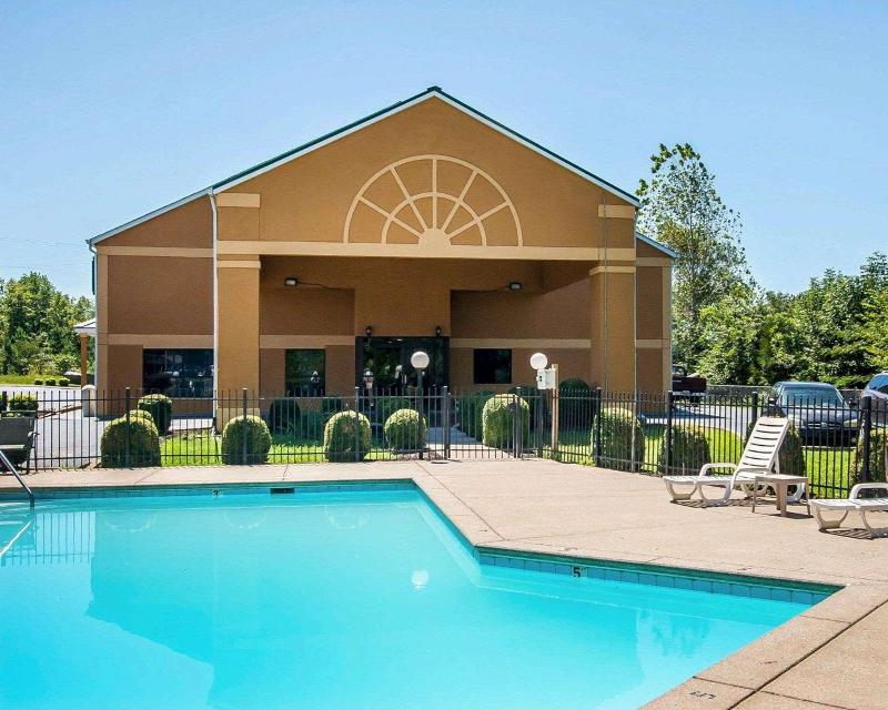 Quality Inn & Suites Centerville image