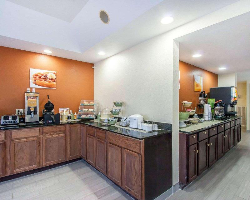 Quality Inn & Suites Centerville image 4