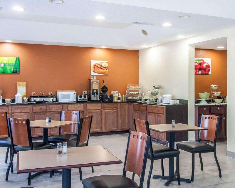 Quality Inn & Suites Centerville image