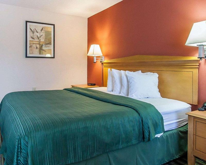 Quality Inn & Suites Centerville image