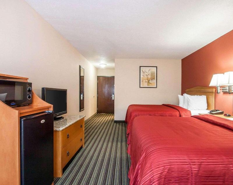 Quality Inn & Suites Centerville image