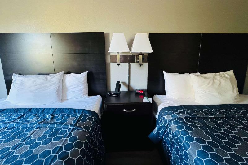 Quality Inn & Suites Centerville image
