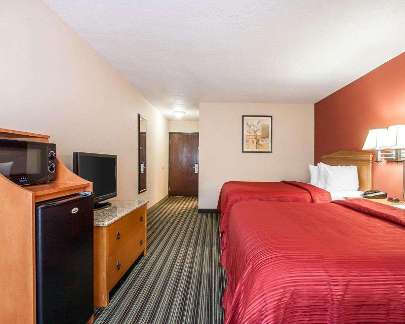 Quality Inn & Suites Centerville image