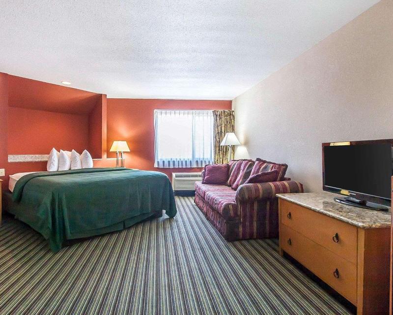 Quality Inn & Suites Centerville image 6