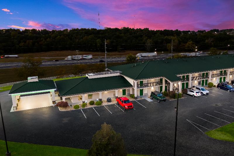 Quality Inn Dandridge image