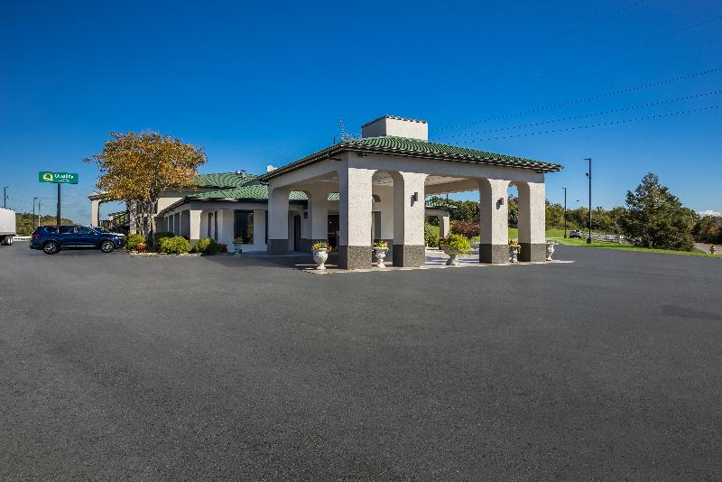Quality Inn Dandridge image