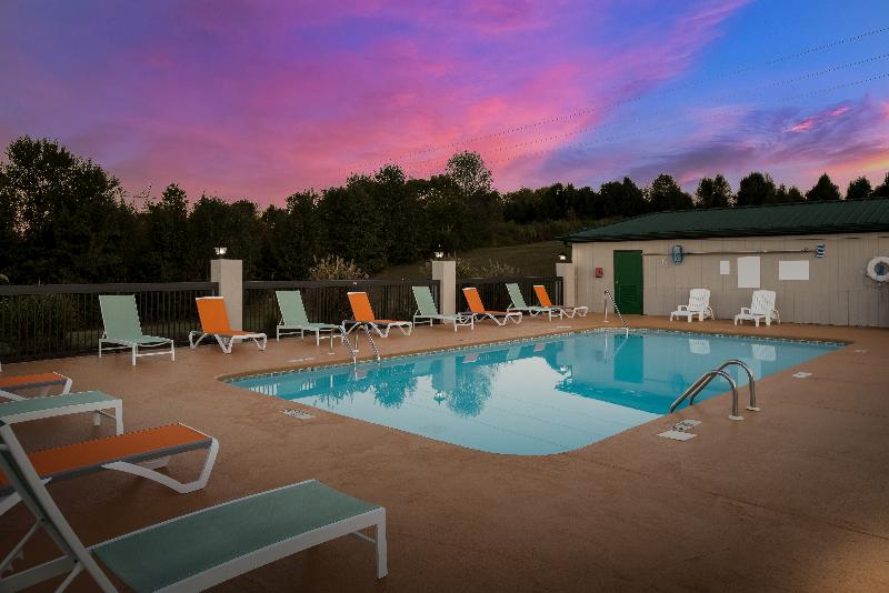 Quality Inn Dandridge image