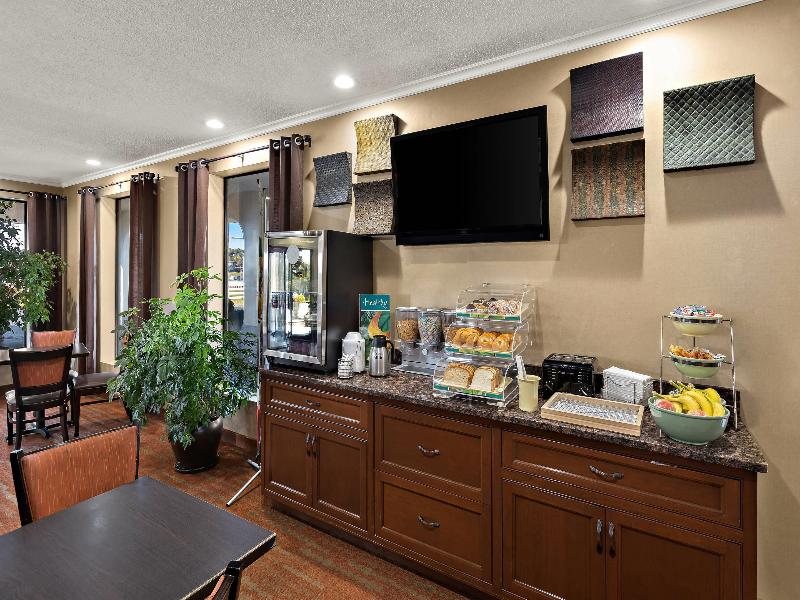 Quality Inn Dandridge — photo 18