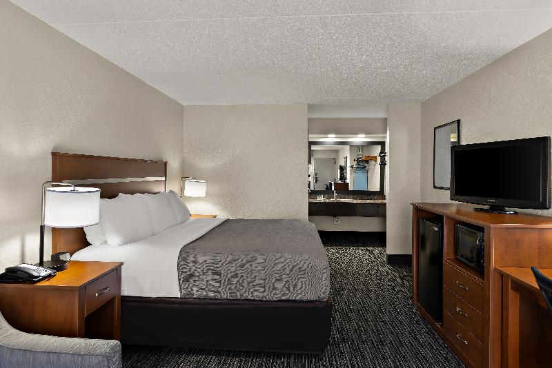 Quality Inn Dandridge image