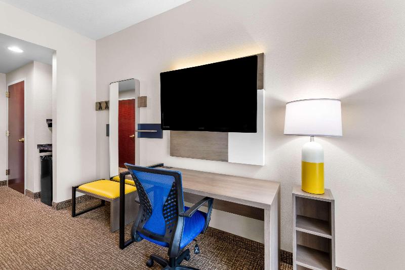 Comfort Inn Harriman image