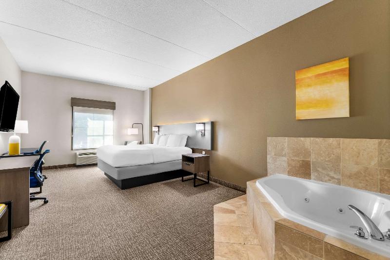 Comfort Inn Harriman image