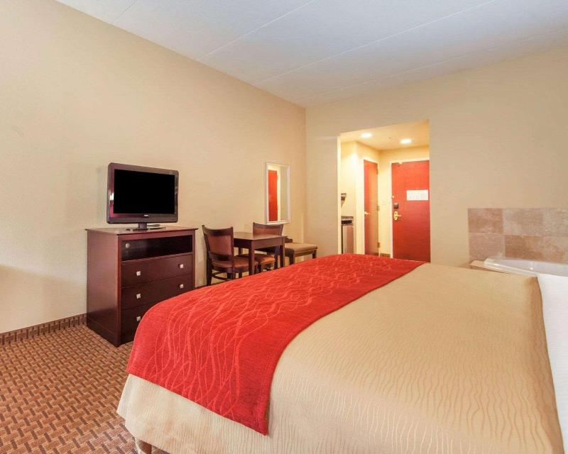 Comfort Inn Harriman image