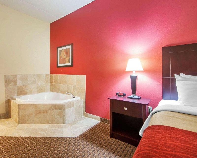 Comfort Inn Harriman image