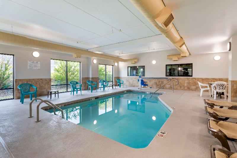 Comfort Suites Kodak Sevierville image