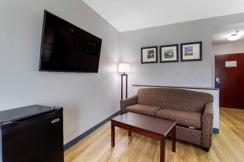 Comfort Suites Kodak Sevierville image