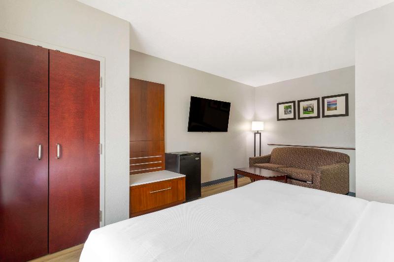 Comfort Suites Kodak Sevierville image