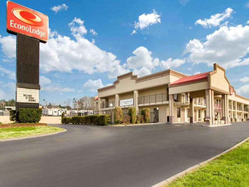 Econo Lodge Lenoir City image