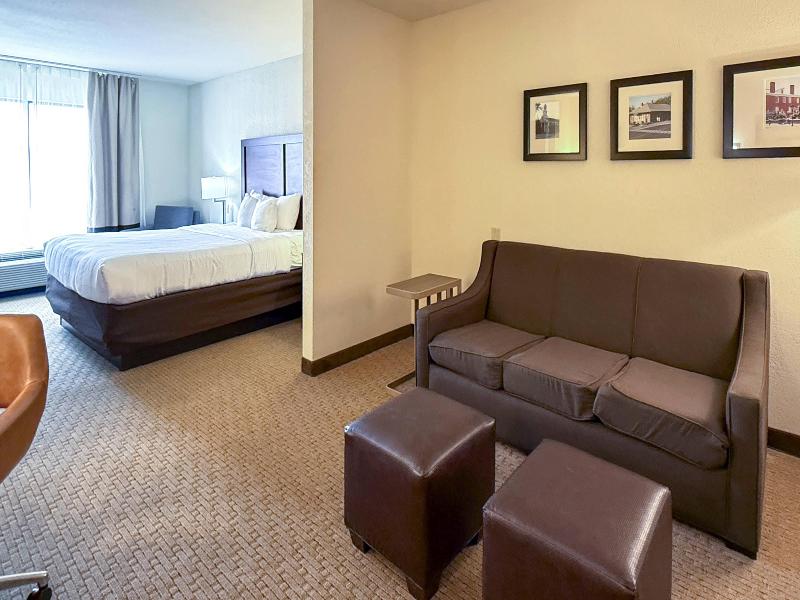 Comfort Inn & Suites Rogersville image