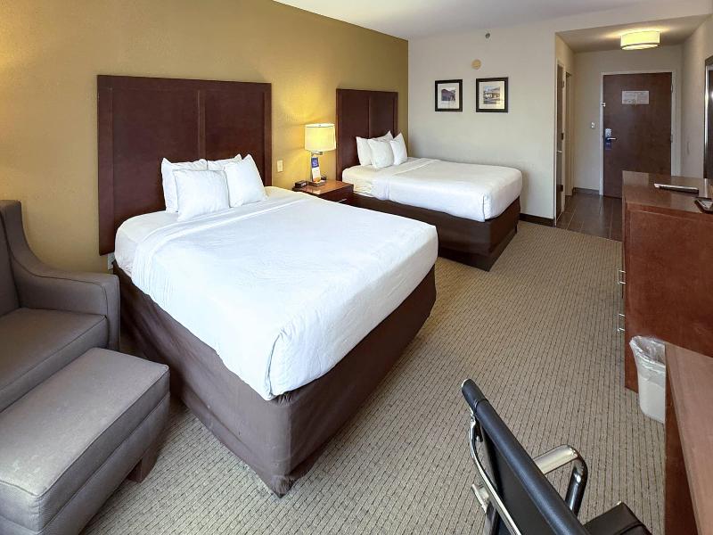 DOUBLE TWO QUEEN BEDS NON SMOKING