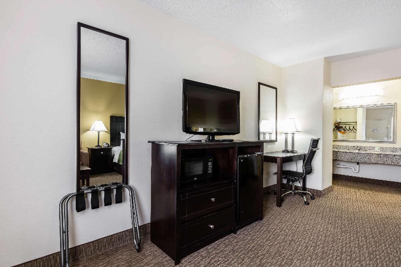 Quality Inn Tullahoma image