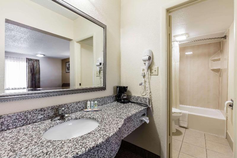 Quality Inn Tullahoma image