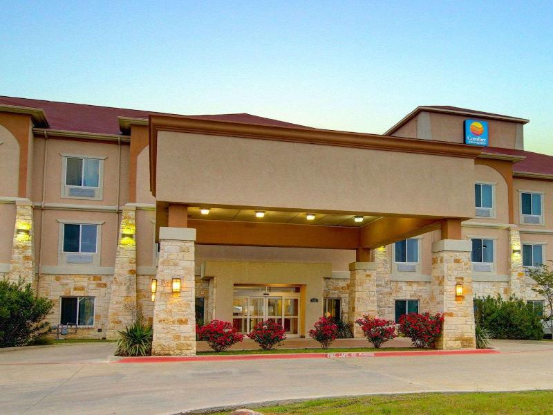 Comfort Inn & Suites Alvarado image