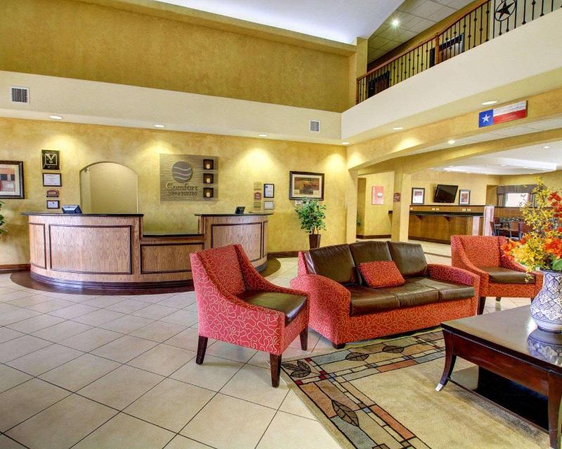 Comfort Inn & Suites Alvarado image