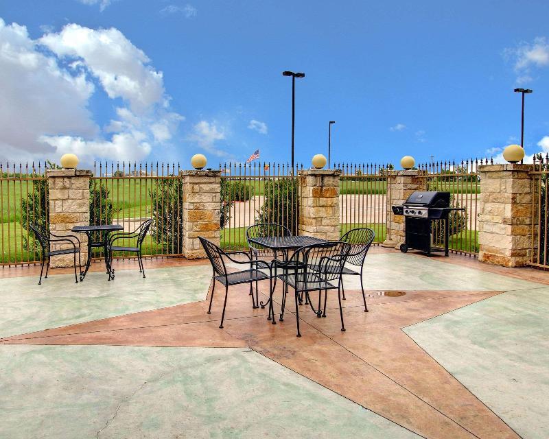Comfort Inn & Suites Alvarado image