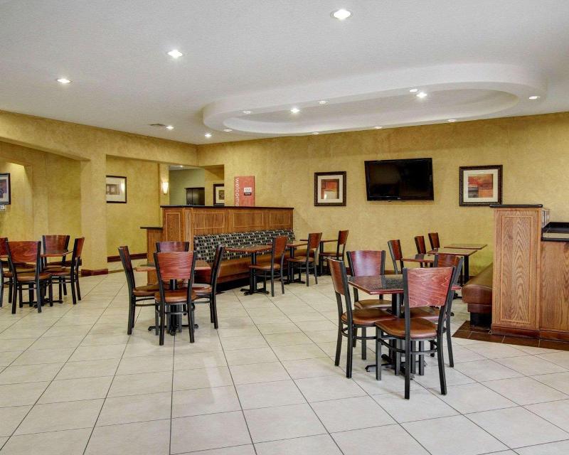 Comfort Inn & Suites Alvarado image