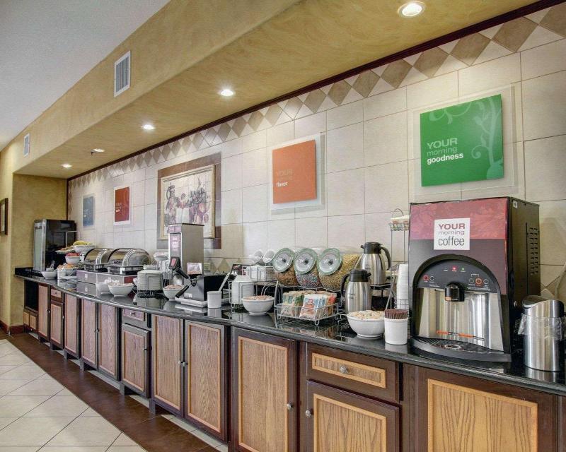 Comfort Inn & Suites Alvarado image