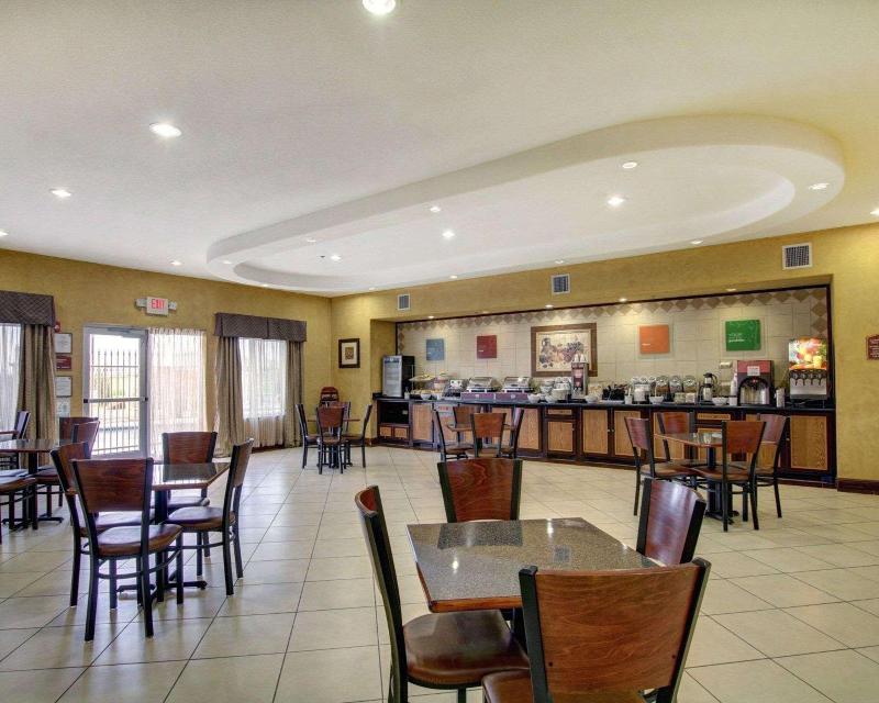 Comfort Inn & Suites Alvarado image