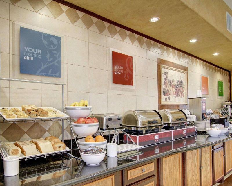Comfort Inn & Suites Alvarado image