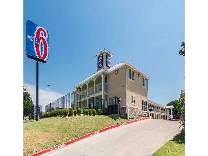 Motel 6 Azle, Tx image