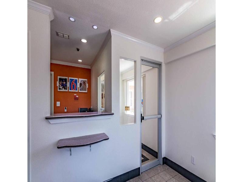 Motel 6 Azle, Tx image