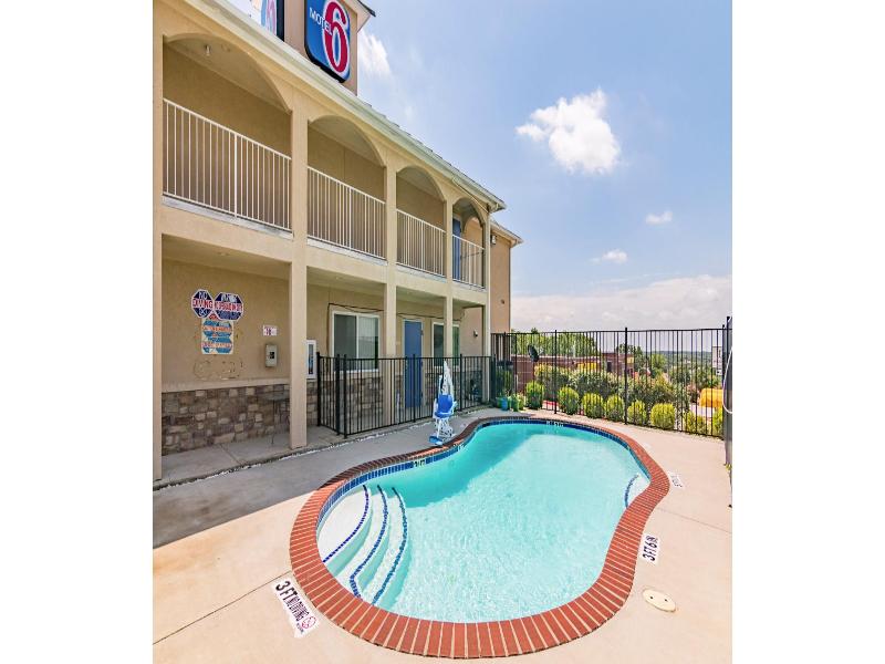 Motel 6 Azle, Tx image