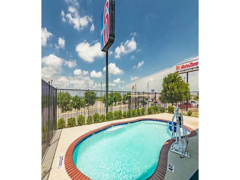 Motel 6 Azle, Tx image