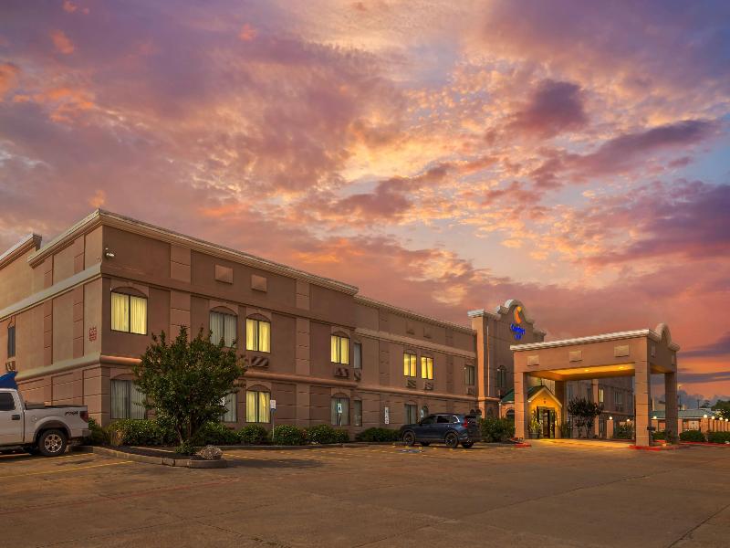 Comfort Inn Conroe image